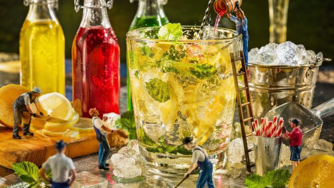 Viral Miniature Workers Food Photography Images